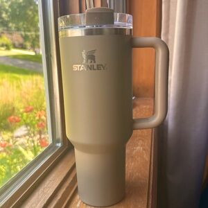 STANLEY - LIMITED EDITION taupe hearth and hand collection